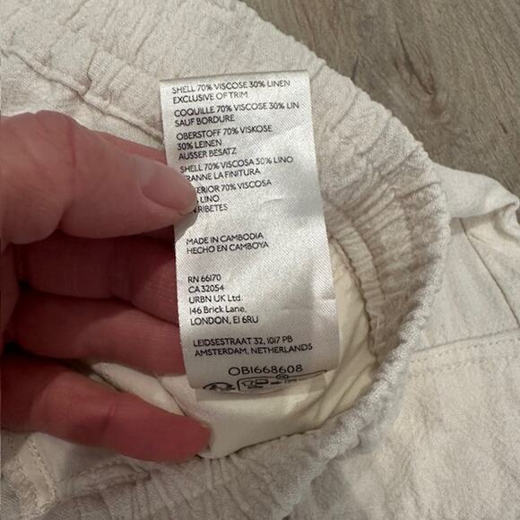 By Anthropologie Relaxed Utility Cargo Pants Linen Blend Size: M Color: Ivory - Picture 10 of 10